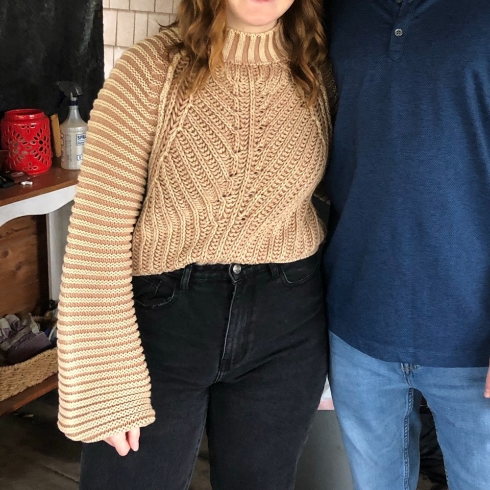 Free people chunky knit in great condition.